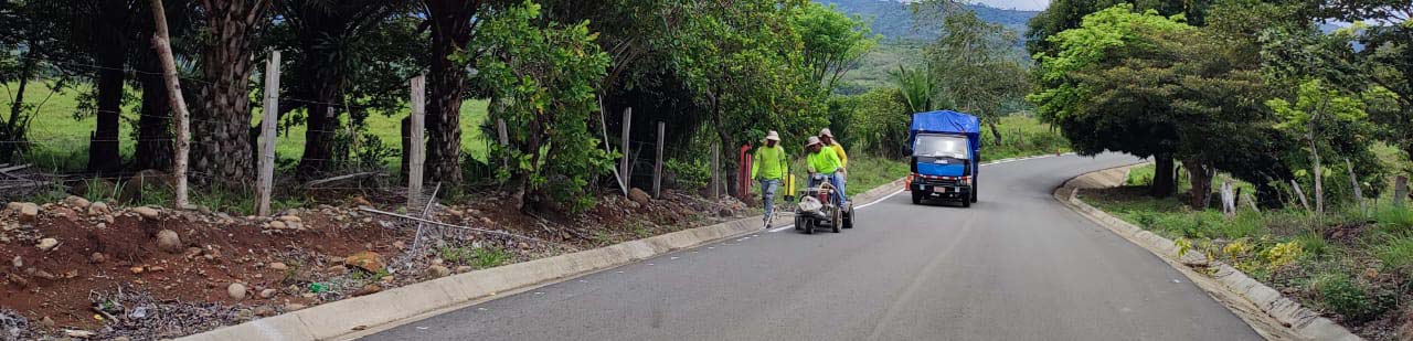 Señalización vial vertical y horizontal en el Distrito de Potrero Grande